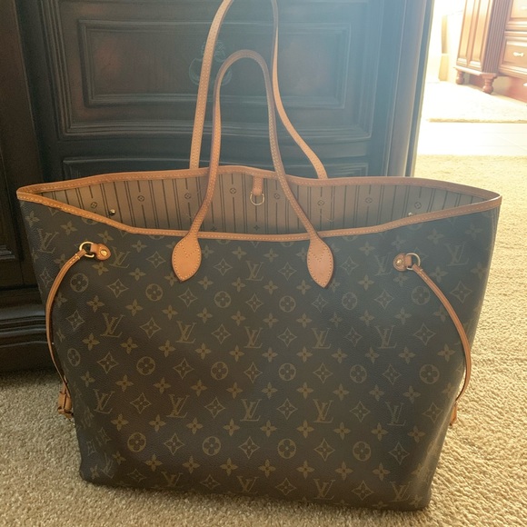 Louis Vuitton Handbags - Louis Vuitton Neverfull GM